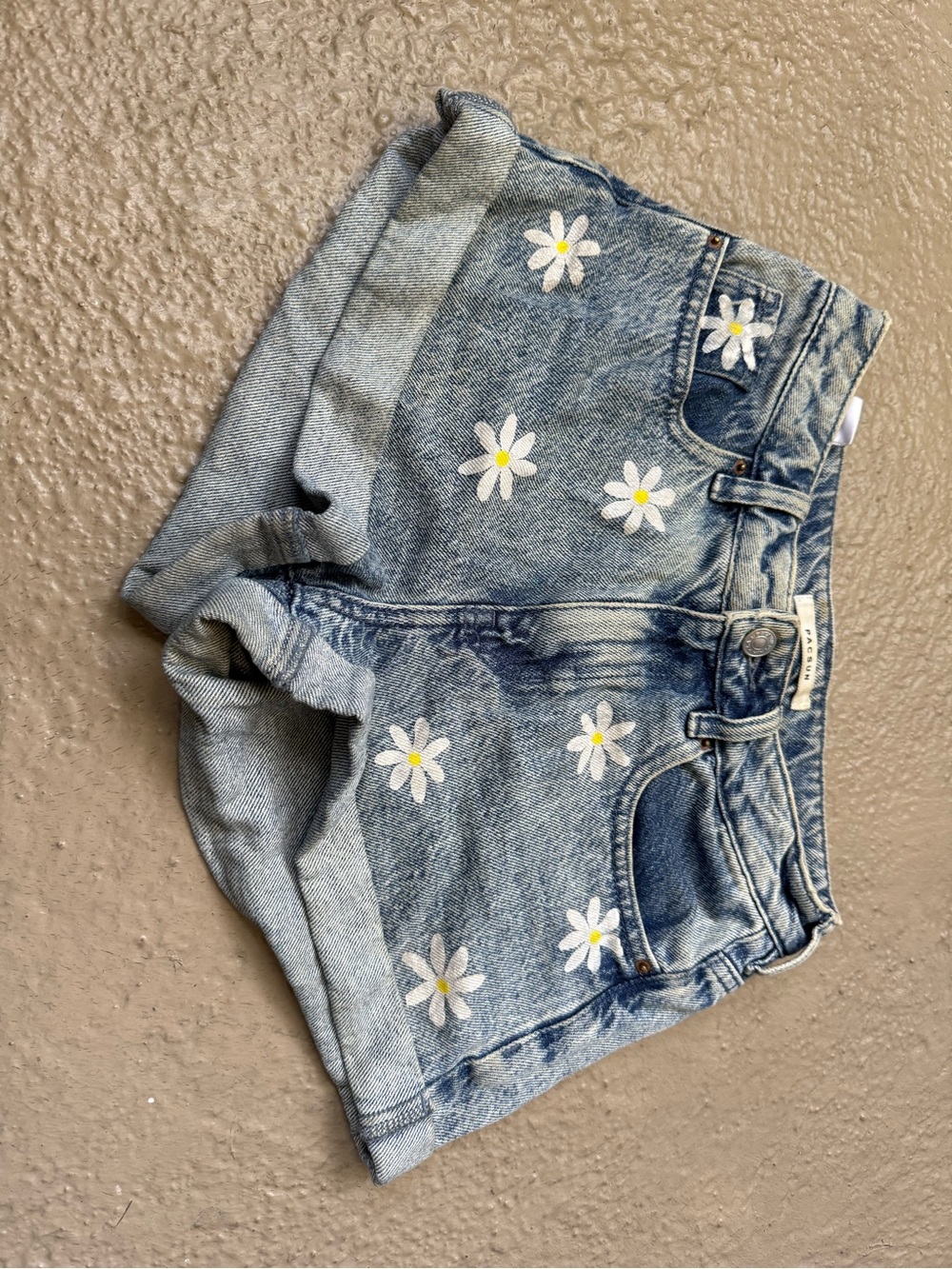 PacSun Light Blue Denim Daisy Embroidered Jean Shorts Mom Shorts 25